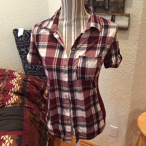 🎁Cute button down shirt euc